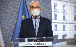 Blatný chtěl rezignovat už na začátku roku. Premiér neumí najít náhradu, tvrdí server Neovlivní