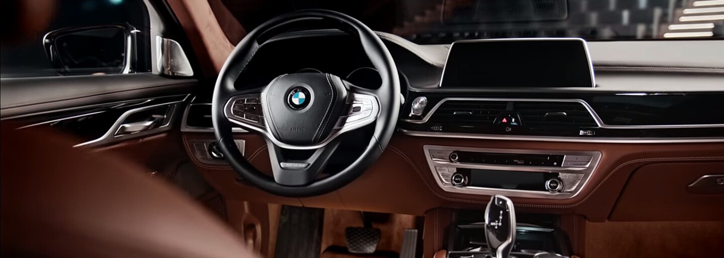 BMW odhaľuje luxusné prvky programu Individual pre svoju novú vlajkovú loď!