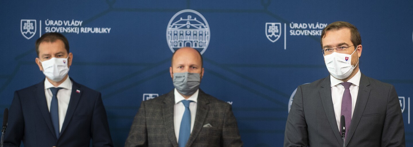 Bolí antigénový test, kto sa nemusí ísť testovať a čo ak musím a predsa nepôjdem? Toto už vieme o celoplošnom testovaní Slovákov
