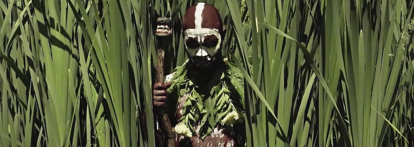 Boy Wonder je africký domorodec v klipe od Mystika produkt