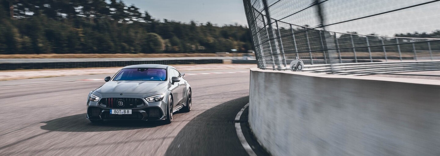 Brabus ukázal extrémní výtvor s výkonem 900 koní a cenou téměř 10 milionů korun. Z 0–300 km/h dá pod 24 sekund