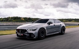 Brabus ukázal extrémní výtvor s výkonem 900 koní a cenou téměř 10 milionů korun. Z 0–300 km/h dá pod 24 sekund