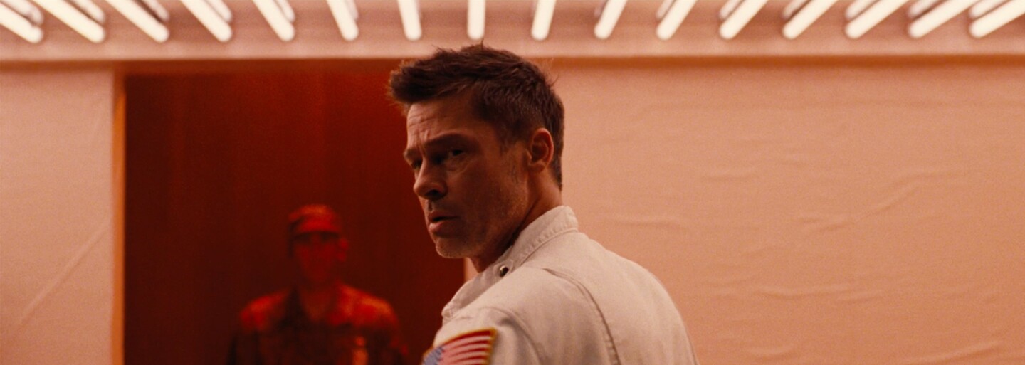 Brad Pitt je ve vesmírném sci-fi připravený riskovat vše, aby našel svého otce a zachránil svět
