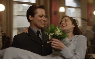 Brad Pitt se sice rozvádí s Angelinou, v napínavém válečném dramatu si však bere Marion Cotillard Brad Pitt se sice rozvádí s Angelinou, v napínavém válečném dramatu si však bere Marion Cotillard