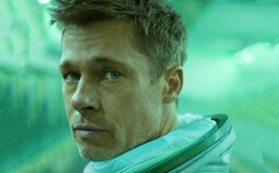 Brad Pitt ťa vo vizuálne nádhernom sci-fi Ad Astra ohúri jedným zo svojich najlepších hereckých výkonov kariéry (Recenzia)