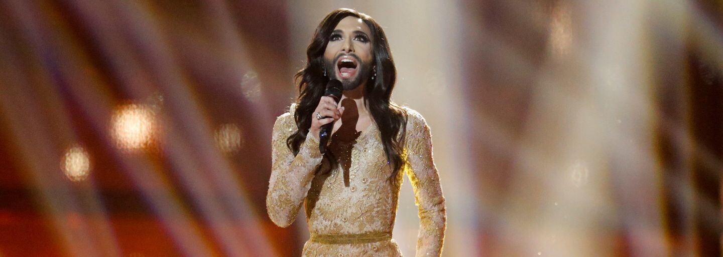 Bradatá speváčka Conchita Wurst radikálne zmenila svoju vizáž. Z Rakúšanky je po novom plnohodnotná blondína