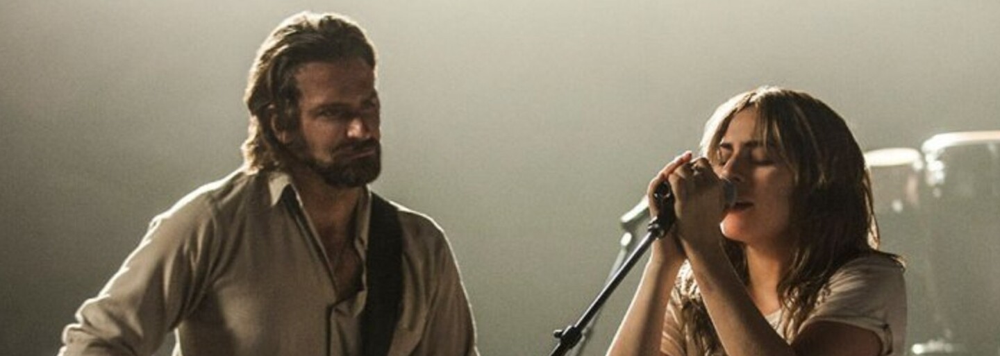 Bradley Cooper režíruje Lady Gagu i její zpěvačku Ally. Zažijte vzestup její kariéry ve vynikajícím dramatu A Star Is Born