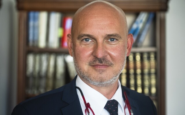 Branislav Gröhling: Titulu sa nevzdám, na opravu školstva potrebujeme stovky miliónov eur (Rozhovor) Branislav Gröhling: Titulu sa nevzdám, na opravu školstva potrebujeme stovky miliónov eur (Rozhovor)