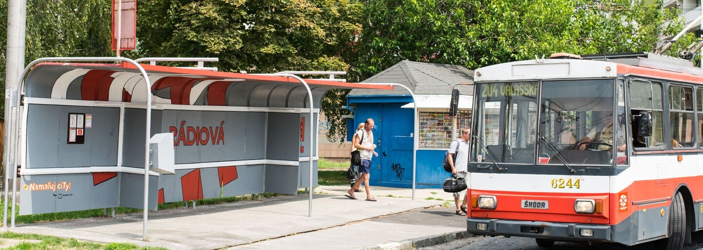 Bratislava má najkrajšie MHD zastávky na Slovensku, stojí za nimi projekt Namaľuj ciTy!