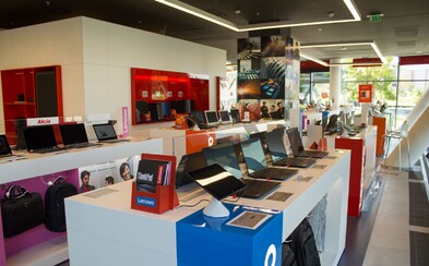 Bratislavský showroom Lenova v Digital Parku prešiel redizajnom aj rekonštrukciou Bratislavský showroom Lenova v Digital Parku prešiel redizajnom aj rekonštrukciou