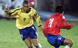 Brazílčan Ronaldo si na párty vozil autobusy plné modeliek. Divokú kariéru v Reale Madrid si užíval naplno