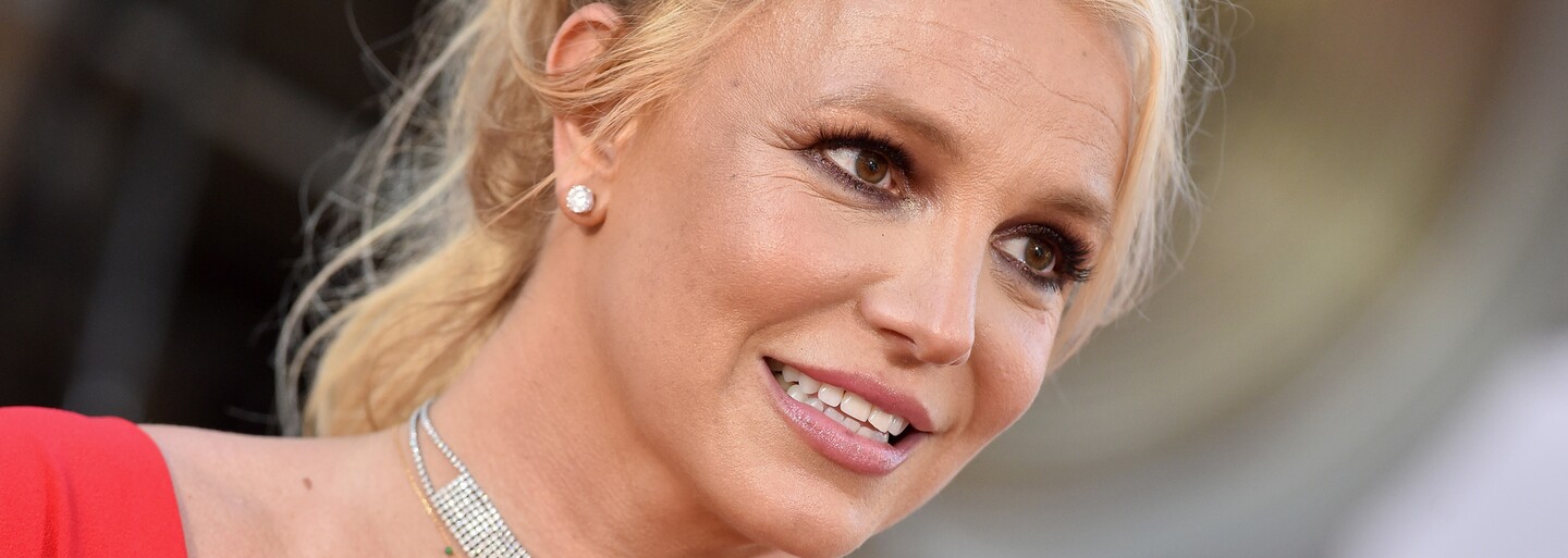 Britney Spears slaví svobodu: Jezdí v Mercedesu za 3 miliony a na Instagramu zveřejňuje lechtivá videa