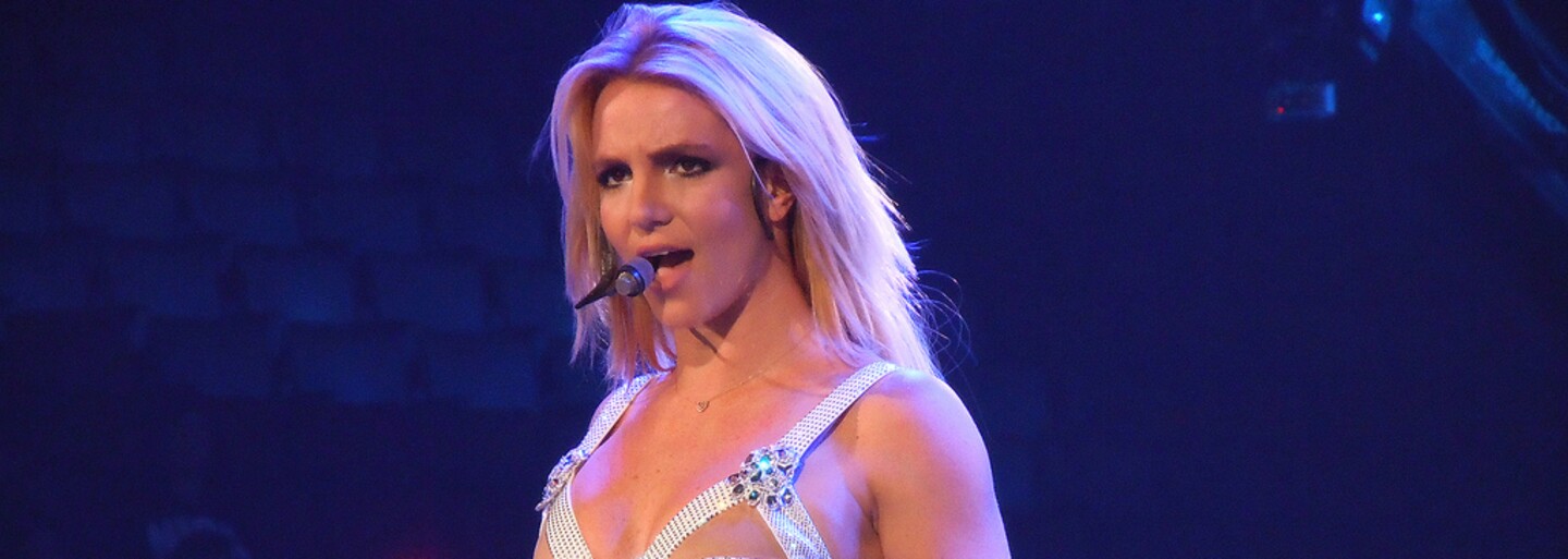Britney Spears zveřejnila polonahou fotku, fanoušci však nevěří, že to je ona. Zpěvačka jim poslala ostrý vzkaz