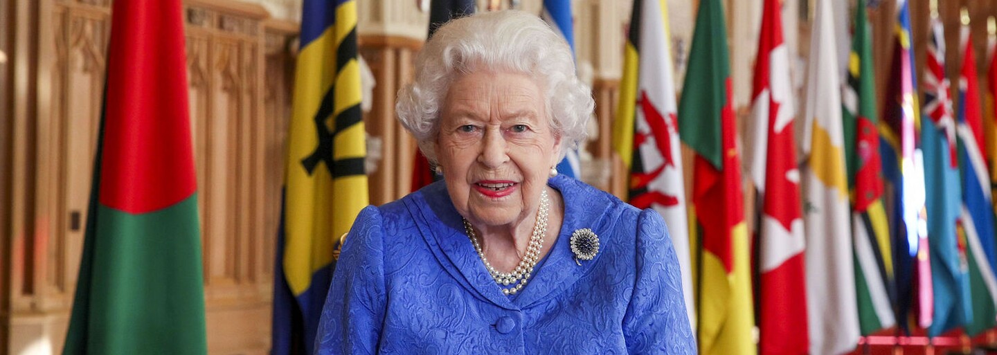 Britská kráľovná Alžbeta II. oslávila 96 rokov. Firma Mattel na jej počesť vyrobila novú Barbie 