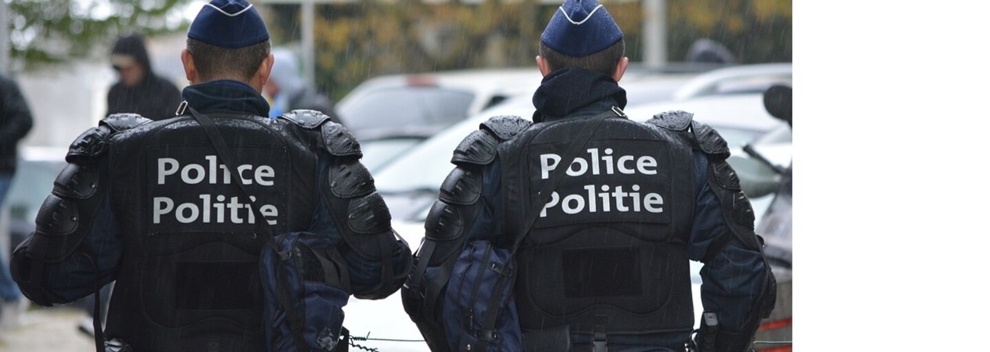 Britská policie chytila 21 kriminálníků díky triku ze Simpsonových. Levnému alkoholu a sladkostem neodolal téměř nikdo