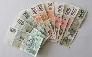 Brněnská policistka nalezla v přepočtu 11 milionů korun. Běžný člověk by dostal nálezné 10 procent, strážnice však nedostane nic Brněnská policistka nalezla v přepočtu 11 milionů korun. Běžný člověk by dostal nálezné 10 procent, strážnice však nedostane nic
