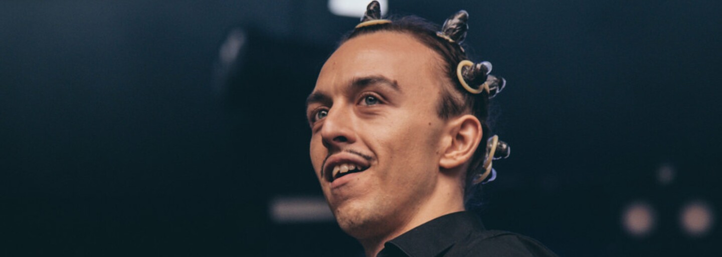 Brněnský festival Pop Messe ovládl Tommy Cash. Nadupaný line-up ale neznamená vše (Reportáž)