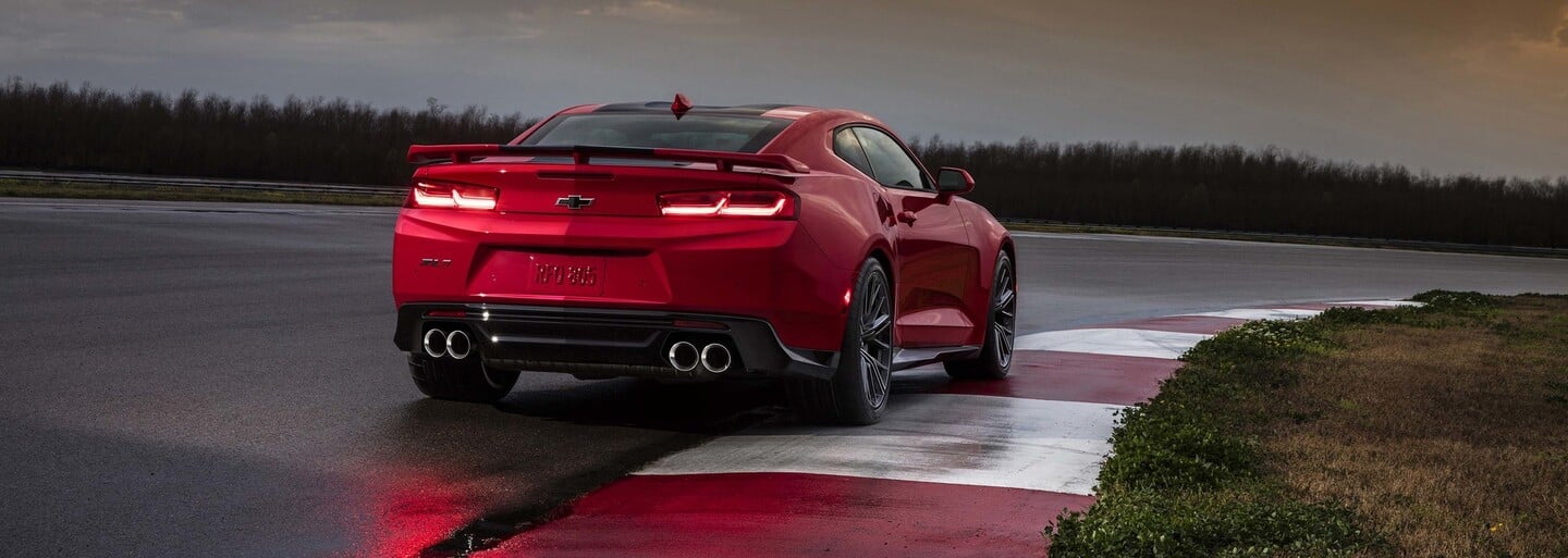 Brutální Camaro ZL1 dostalo výrazný body kit, 10stupňový automat, 11 chladičů a až 648 koní!