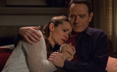 Bryan Cranston se ve skvělém dramatu Wakefield rozhodne zmizet ze života, celou dobu se ale skrývá v garáži a pozoruje svou rodinu (Recenze) Bryan Cranston se ve skvělém dramatu Wakefield rozhodne zmizet ze života, celou dobu se ale skrývá v garáži a pozoruje svou rodinu (Recenze)