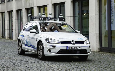 Budú mať autá niekedy plnohodnotného autopilota? Popredný predstaviteľ VW o tom pochybuje Budú mať autá niekedy plnohodnotného autopilota? Popredný predstaviteľ VW o tom pochybuje