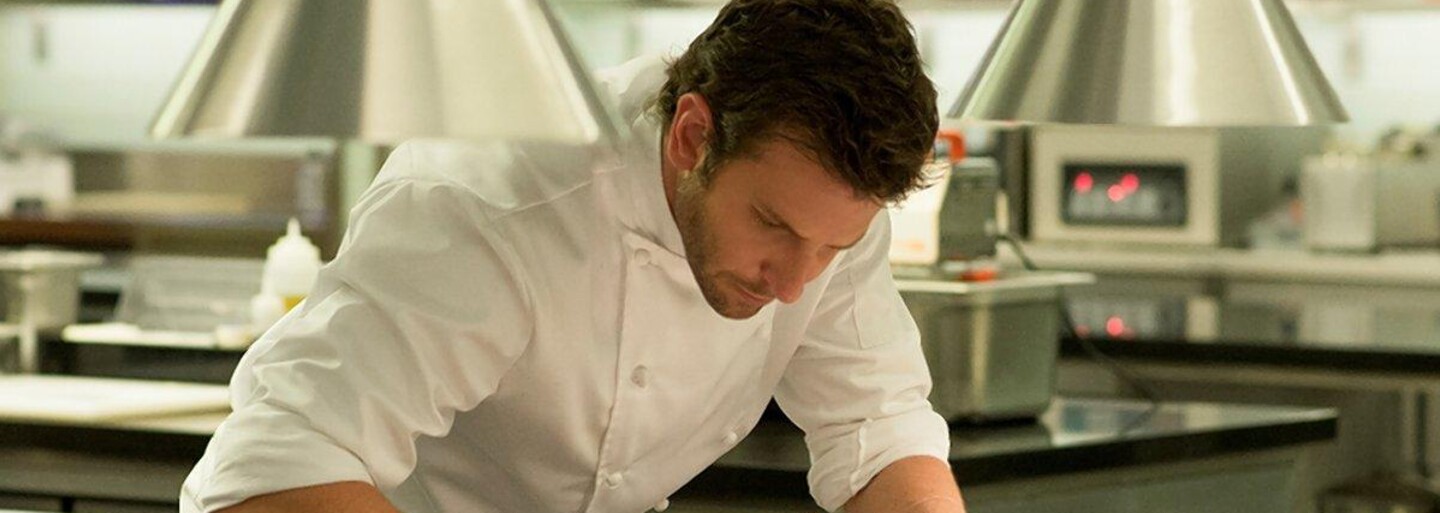 Burnt: Bradley Cooper ako problémový šéfkuchár v Londýne predstavuje nový trailer
