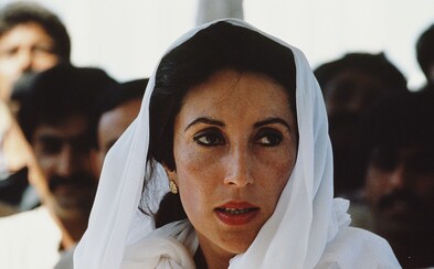 Byla první ženou v čele muslimské země. Bénazír Bhutto za svoji odvahu zaplatila životem Byla první ženou v čele muslimské země. Bénazír Bhutto za svoji odvahu zaplatila životem