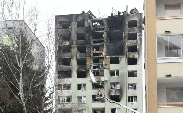 Bytovka v Prešove môže kedykoľvek spadnúť, uvažujú o jej zbúraní. Štát možno postaví dotknutým rodinám nový panelák