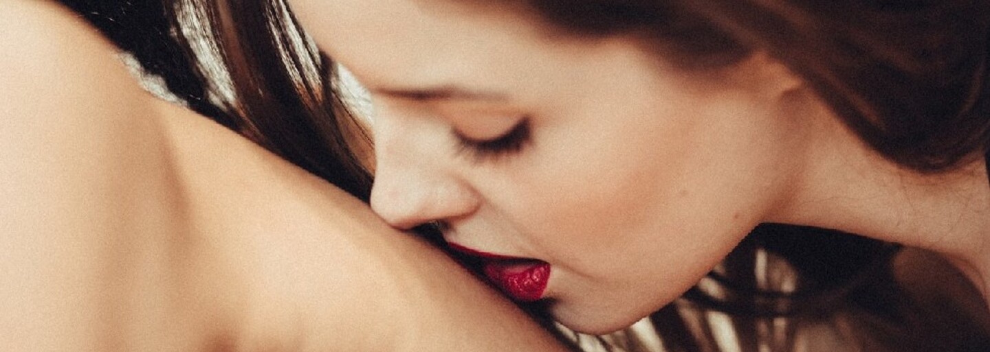 Bývalá prostitutka odhalila pravdu o nemilosrdném sexuálním průmyslu. Média obviňuje z idealizování luxusního eskortu