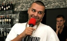 Bývalé zamestnania slovenských raperov: Čo dala práca čašníka a krupiéra Rytmusovi, čo predával Separ a koľko zarábal Pil C?
