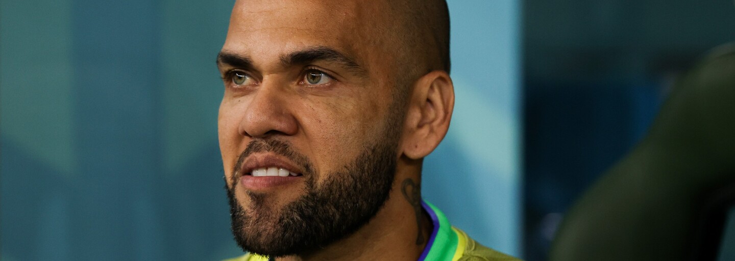 Bývalý hráč Barcelony Dani Alves byl zatčen za sexuální obtěžování