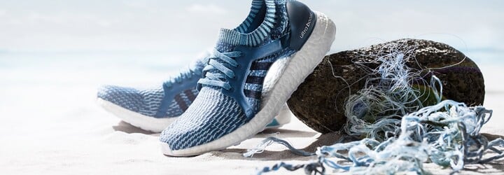Značka adidas prodala loni milion párů tenisek vyrobených z oceánského odpadu