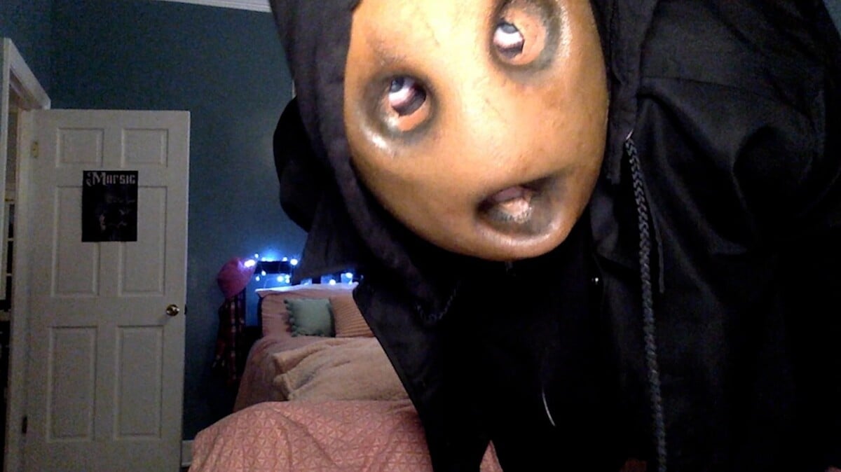 Co by byl sériový vrah bez masky, že?