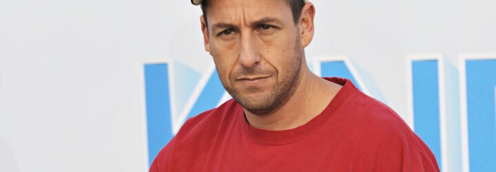 Adam Sandler natáčí film v Praze. Potkat ho můžeš v okolí Staroměstského náměstí