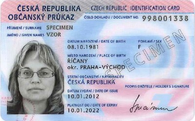 Takto vypadají nové občanky. S lepším čipem a otisky prstů.