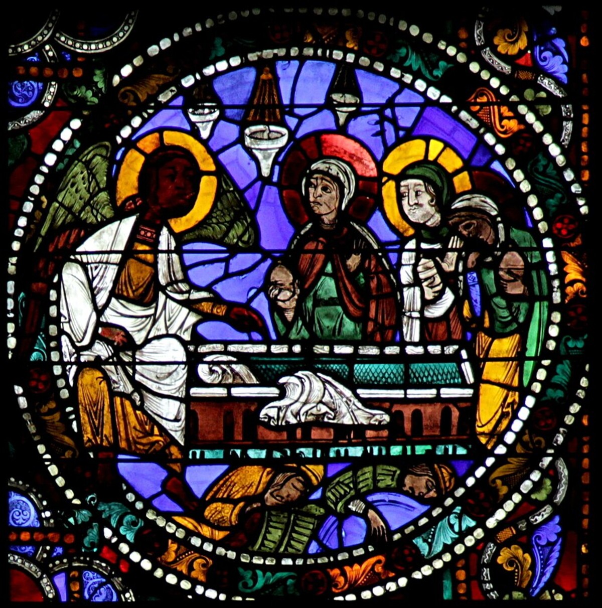 Prázdná Ježíšova hrabka, západní rozeta v Notre-Dame.