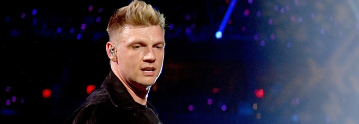 Nick Carter z Backstreet Boys čelí žalobě za sexuální násilí, oběť měl nakazit pohlavně přenosným virem