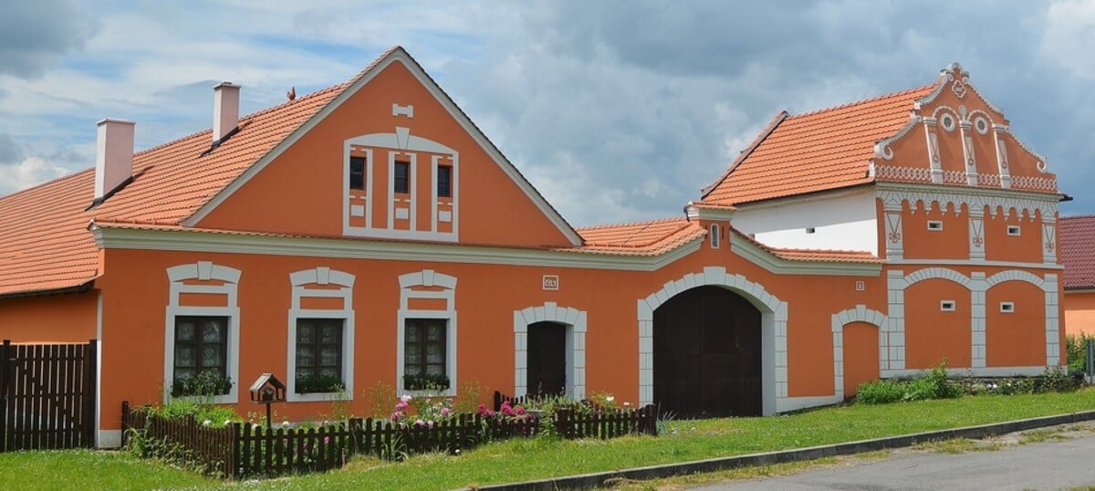 Komárov