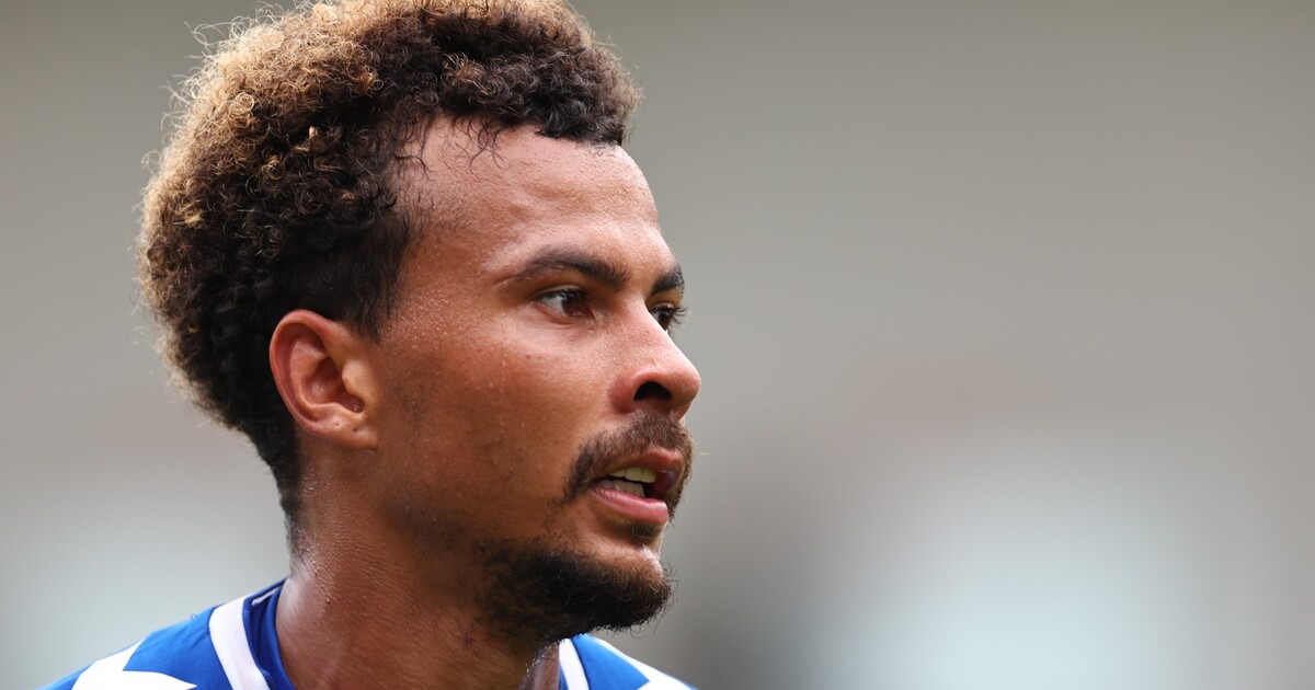 Fotbalista z Premier League se svěřil s děsivou minulostí. Zneužili ho v šesti letech, v osmi prodával drogy