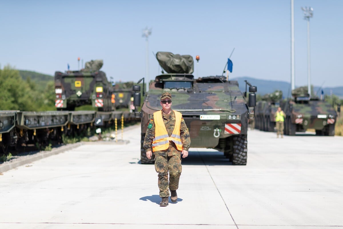 pechota, vojna, obrnené transportéri, tank, vojak, slovensko, nato