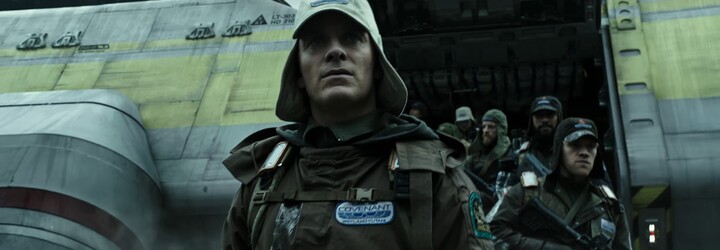 Votrelci sa v desivom traileri pre Alien: Covenant nedržia späť. Ľudským párikom skončila romantika, čaká ich vopred stratená hra o prežitie