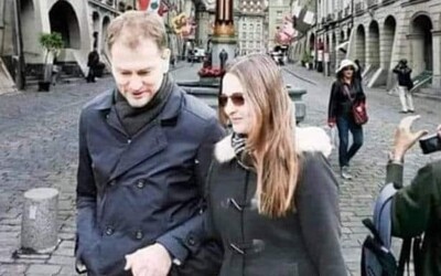 Facebookoví kritici Matoviča tvrdia, že sa skryl vo Švajčiarsku. Dôkazom má byť amatérsky upravená fotografia.