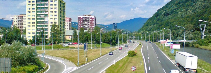 TERMINAL VLAK BUS SHOPPING. Názov stanice v Banskej Bystrici zabáva Slovensko svojou lingvistickou kombináciou