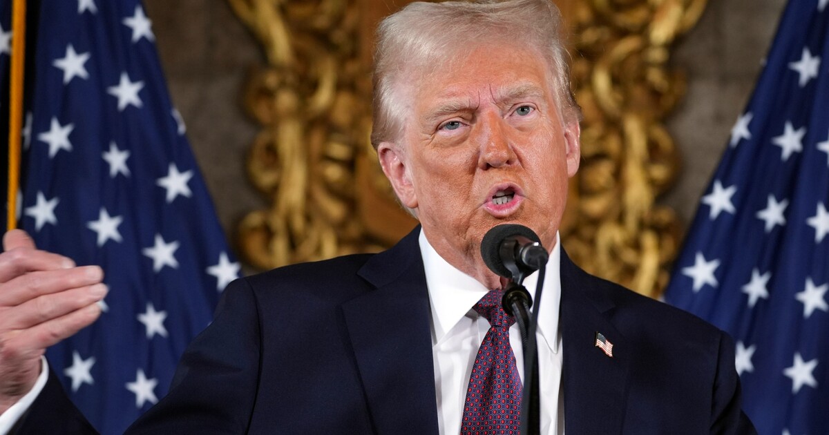 Trumpa uznali v kauze s pornoherečkou vinným. Trestu se však vyhne