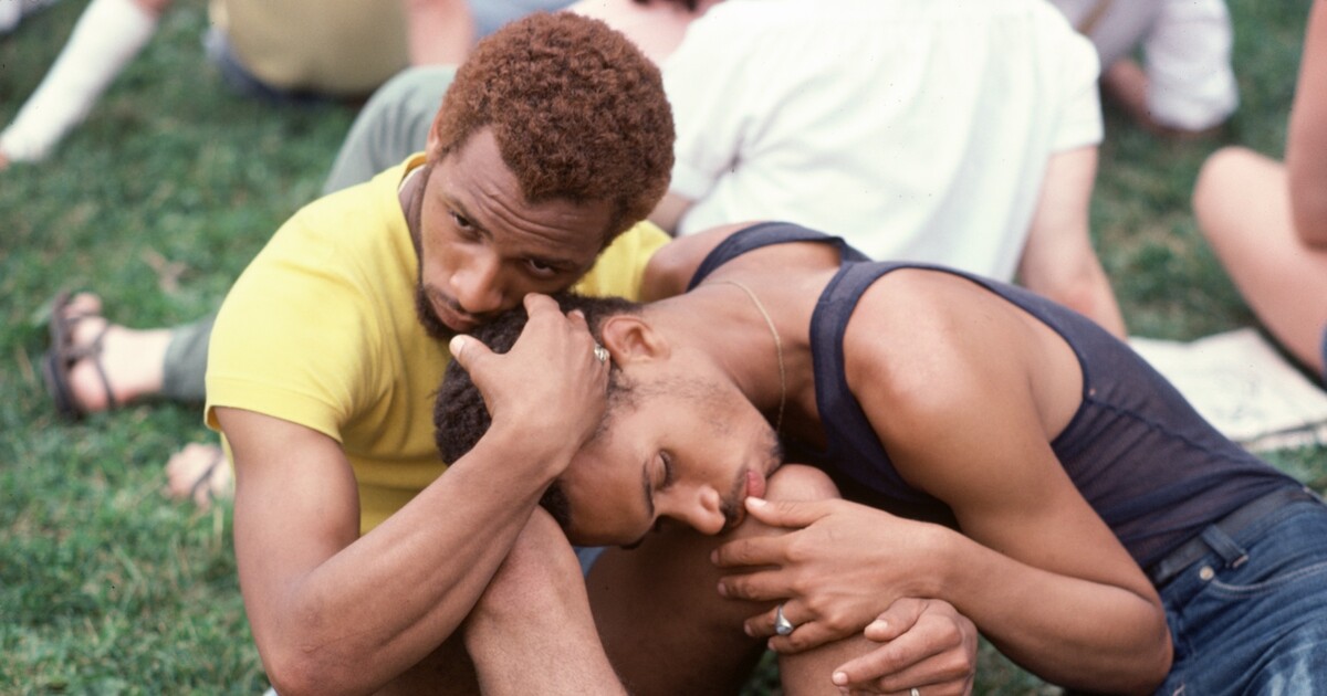 GALERIE: Barevná historie pride pochodů na fotografiích s jedinečnou atmosférou