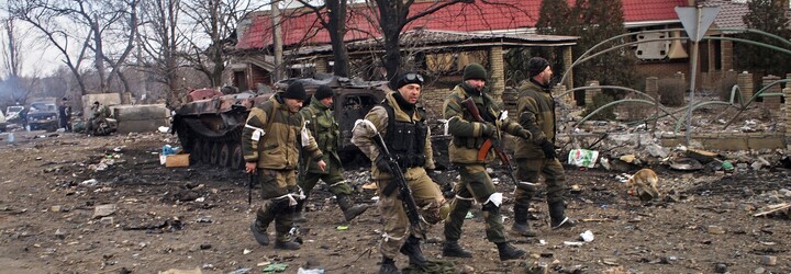 Ukrajina tvrdí, že z provozu vyřadila ruskou vojenskou základnu v Melitopolu. Rusko ukrajinské útoky potvrdilo
