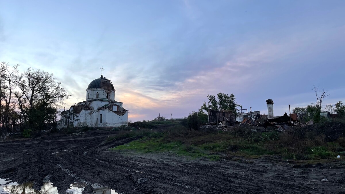 Zničený pravoslávny kostol v okolí Izjumu následkom ruskej okupácie.