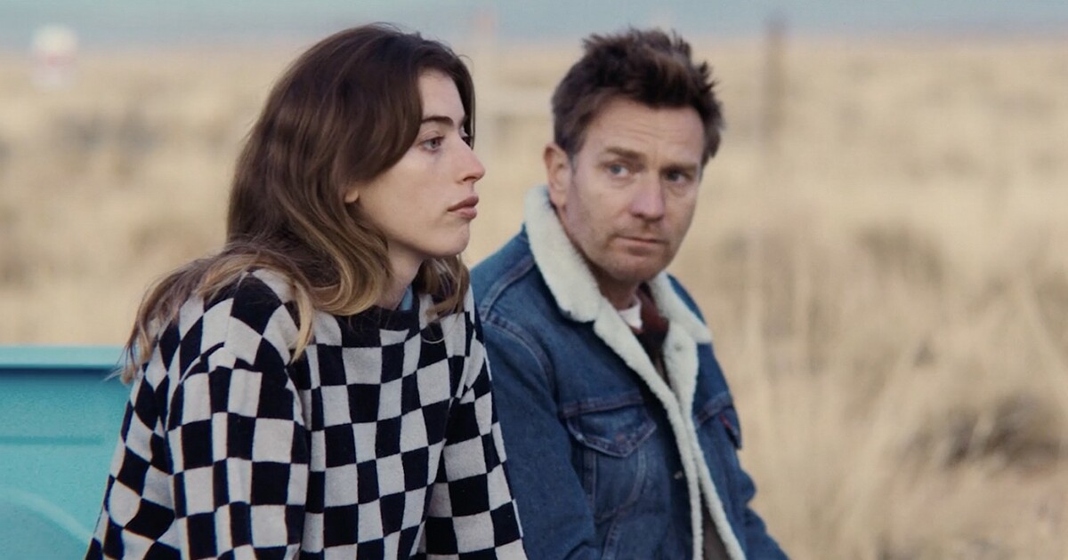 Mluvili jsme s Ewanem McGregorem, vzal nám dech stejně jako jeho filmová novinka Druhá šance. Co prozradil o snímku i o své dceři?