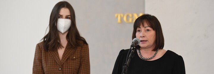 Záznam projevu Ivany Zemanové: Požádala o trpělivost. O zdravotním stavu svého muže neřekla nic