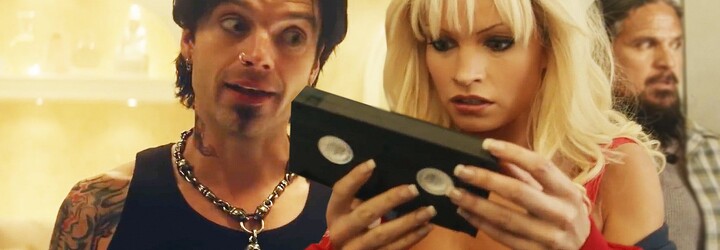 RECENZE: Pam & Tommy je hlavně o domácím pornu hvězdného páru. Na slavnou herečku z Baywatch se už nikdy nebudeš dívat stejně