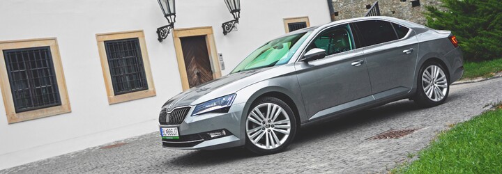 Škoda Superb 2.0 TDI: Z Mladé Boleslavi až na hrad (Test)